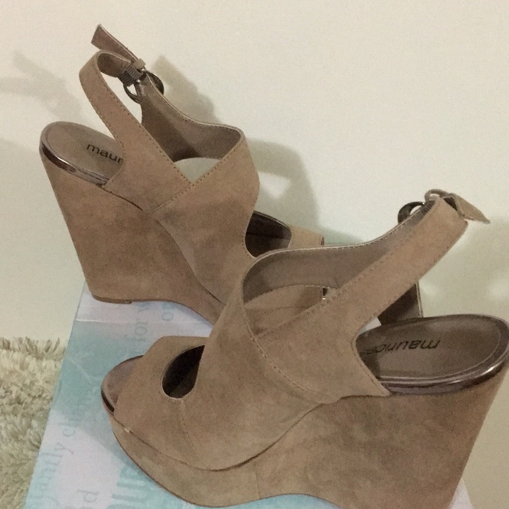 Sandals tan